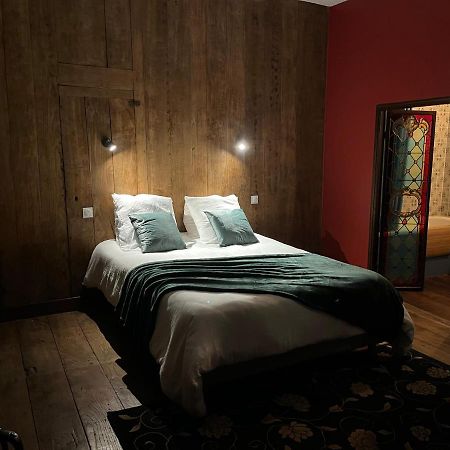 Mercier De Montigny - Les Chambres Du Beffroi - Spa Et Massage Fougères Kültér fotó