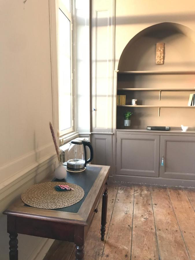 Mercier De Montigny - Les Chambres Du Beffroi - Spa Et Massage Fougères Kültér fotó