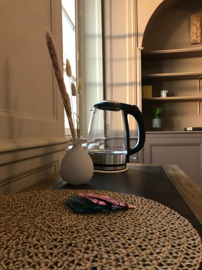 Mercier De Montigny - Les Chambres Du Beffroi - Spa Et Massage Fougères Kültér fotó