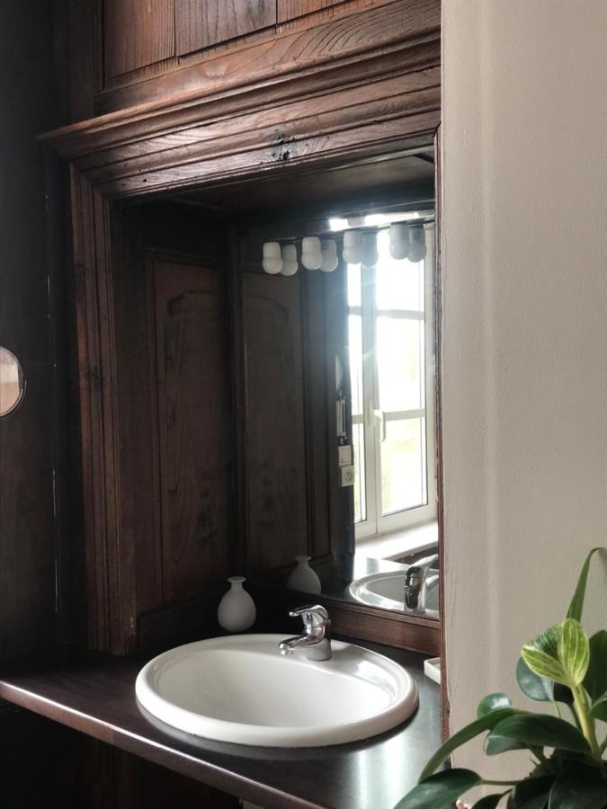 Mercier De Montigny - Les Chambres Du Beffroi - Spa Et Massage Fougères Kültér fotó