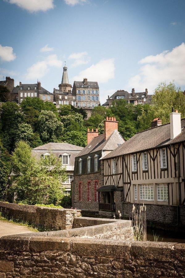 Mercier De Montigny - Les Chambres Du Beffroi - Spa Et Massage Fougères Kültér fotó