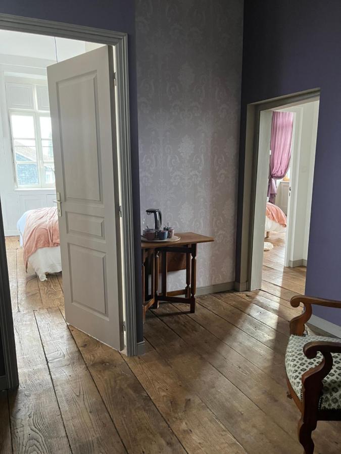 Mercier De Montigny - Les Chambres Du Beffroi - Spa Et Massage Fougères Kültér fotó