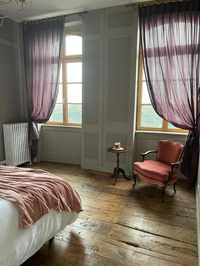 Mercier De Montigny - Les Chambres Du Beffroi - Spa Et Massage Fougères Kültér fotó