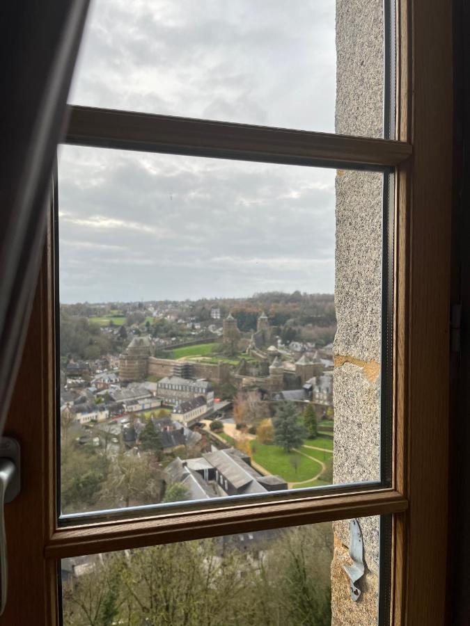 Mercier De Montigny - Les Chambres Du Beffroi - Spa Et Massage Fougères Kültér fotó