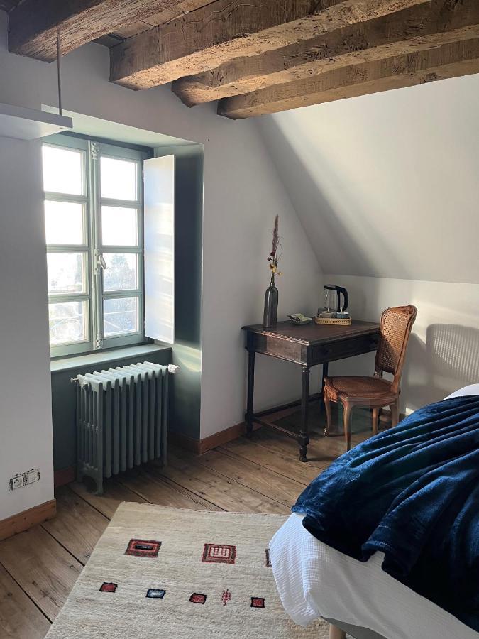 Mercier De Montigny - Les Chambres Du Beffroi - Spa Et Massage Fougères Kültér fotó