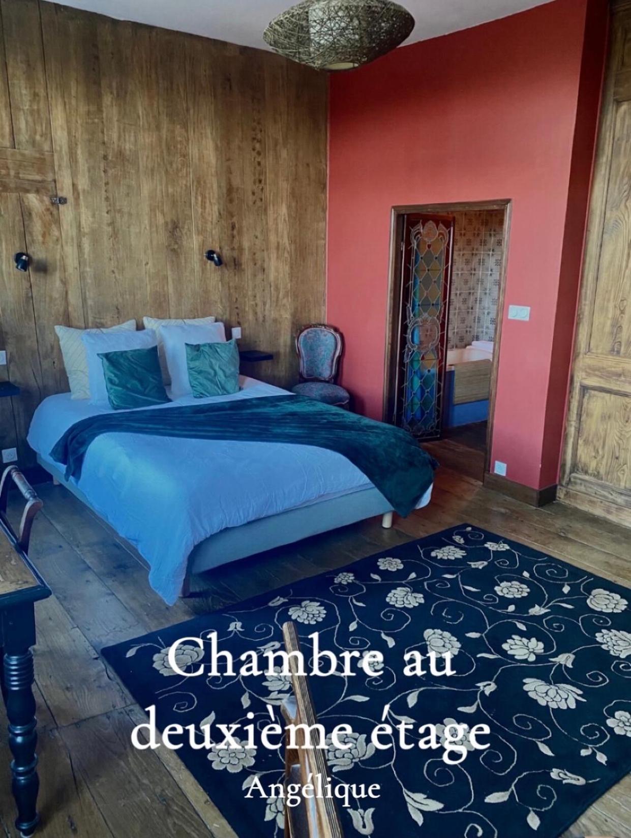 Mercier De Montigny - Les Chambres Du Beffroi - Spa Et Massage Fougères Kültér fotó